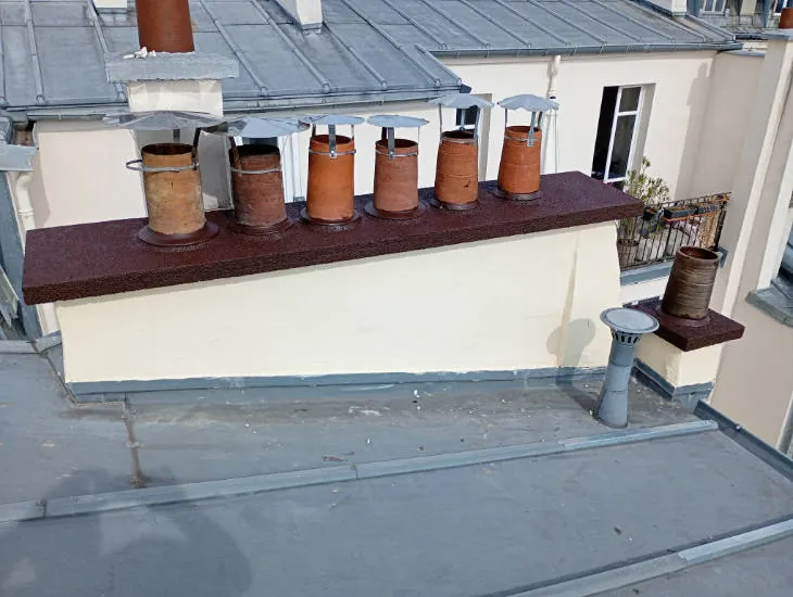 Habillage de cheminée en zinc et mitrons — Top Renov Toiture Essonne